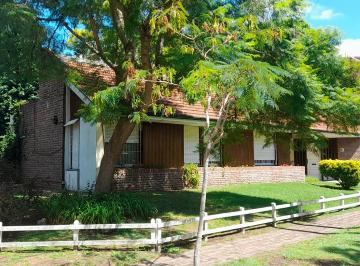 Casa de 5 ambientes, Berazategui · Importante Propiedad Sobre 3 Lotes