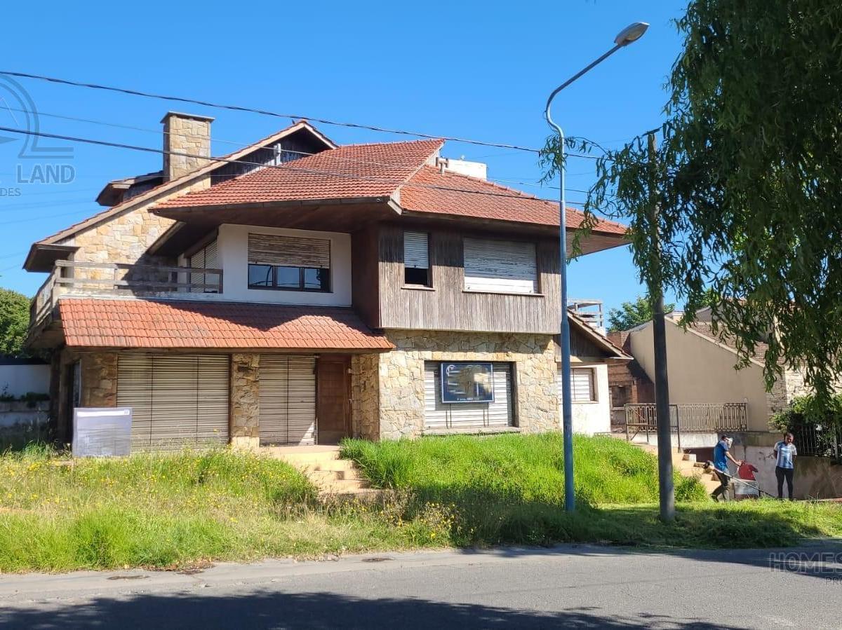 Casa en barrio residencial Playa Grande, 350m², 6 amb, 5 dorm, 4 baños