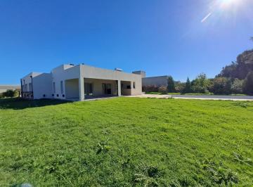 Casa de 4 ambientes, San Vicente · Venta de Casa en San Lucas Barrio Privado San Vicente Se Vende con Equipamiento