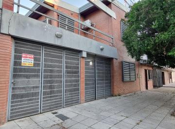 Casa · 155m² · 4 Dormitorios · Casa con 4 Dorm. y Dos Baños a Pocas Cuadras del Centro