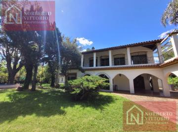 Quinta vacacional · 250m² · 6 Ambientes · 2 Cocheras · Venta - Casa Quinta 6 Ambientes Parque Leloir - Ituzaingo