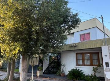 Casa de 7 ambientes, Luján de Cuyo · Casa con Departamento Independiente en Venta – Parque Drumond, Luján
