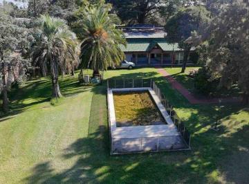 Quinta vacacional · 445m² · 3 Dormitorios · Quinta Venta Monte Grande con Pileta Climatizada