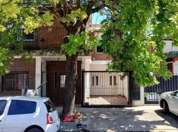 Casa · 224m² · 5 Ambientes · 2 Cocheras · Venta Casa Dos Plantas Los Polvorines (Centro)