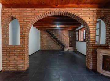 Casa · 186m² · 5 Ambientes · 1 Cochera · Venta Casa 5 Amb Parque Chas con Cochera - Permuta
