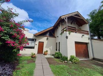 Casa · 155m² · 6 Ambientes · 2 Cocheras · Hermosa Casa 4 Dorm en Marqués de Sobremonte