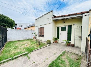 Casa · 110m² · 3 Ambientes · 2 Cocheras · Venta Casa Lote Propio Moron. Dos Cocheras.