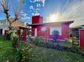 Casa · 98m² · 3 Ambientes · 1 Cochera · Casa en La Caleta Apta Credito