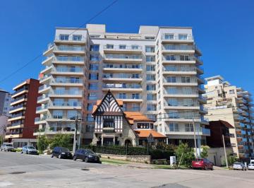 Departamento · 100m² · 3 Ambientes · 1 Cochera · Departamento - Playa Chica