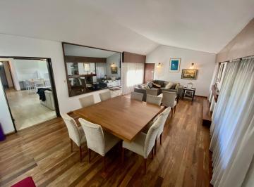 Casa · 300m² · 4 Dormitorios · 2 Cocheras · 4 Dorm (1 en Suite) Apto Crèdito m Hospital Privado Parque Velez Sarsfield