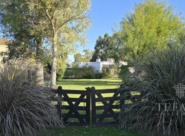 Terreno · 700m² · Venta Permuta de Terreno Lote en Barrio Los Potrillos Fátima