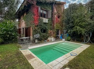 Casa · 175m² · 4 Ambientes · 2 Cocheras · Chalet 4 Amb en San Jeronimo con Parque y Piscina