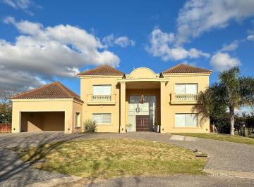 Casa · 375m² · 5 Ambientes · 2 Cocheras · Chalet a La Venta en La Concepcion de Lujan