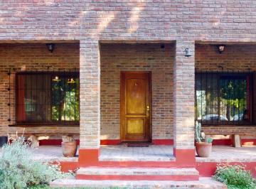 Casa · 177m² · 6 Ambientes · 2 Cocheras · Casa Quinta en Venta 4 Dorm. en Arana 5 Ha