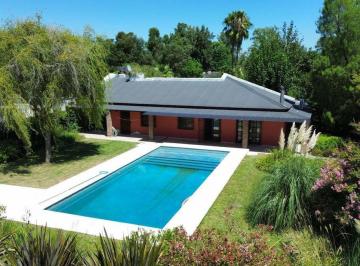 Casa · 52m² · 3 Ambientes · 2 Cocheras · Casas Quinta en Venta