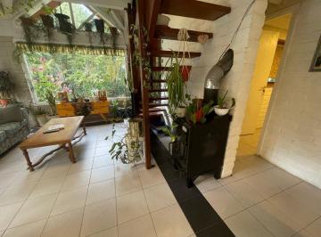 PH · 150m² · 5 Ambientes · 1 Cochera · Se Vende Hermosa Casa en Km 8 Cerca de Bustillo