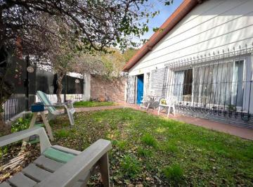 Casa · 107m² · 5 Ambientes · 1 Cochera · Vta Casa 5 Amb, Cochera, 2 Local Permuta S Lugares