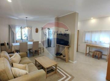 Casa · 267m² · 6 Ambientes · 2 Cocheras · Venta 6 Amb con Piscina y Quincho - Campana Centro