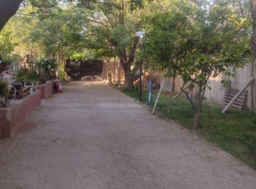 Casa · 105m² · 5 Ambientes · 2 Cocheras · Extenso Terreno con Casa de 2 Dorm.