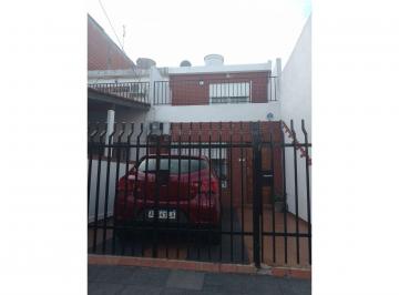 PH · 79m² · 3 Ambientes · 2 Cocheras · Venta Duplex 3 Ambientes con Entrada de Auto y Patio en La Tablada