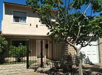 Casa · 230m² · 5 Ambientes · 1 Cochera · Venta Casa 5 Ambientes, Beccar San Isidro