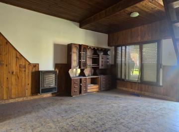 Casa · 95m² · 2 Dormitorios · 1 Cochera · Chalet en Venta