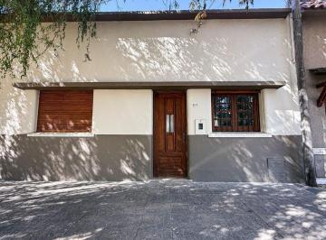 Casa · 62m² · 4 Ambientes · Vendo Casa en San Lorenzo 4300 Impecable!