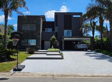Casa · 340m² · 7 Ambientes · 1 Cochera · Casa en Venta, Solares de San Alfonso, Villa Allende