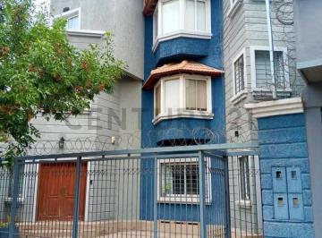 Casa · 136m² · 6 Ambientes · 2 Cocheras · Venta Casa 3 Dorm