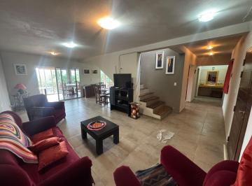 Casa · 164m² · 4 Ambientes · 2 Cocheras · Venta Casa 3 Dorm., 2 Baños, Pileta y Quincho en Parque Siquiman