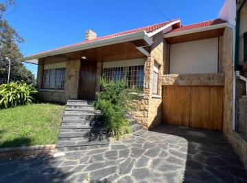 Casa de 5 ambientes, Mar del Plata · Chalet 5 Ambientes en Venta con Parque y Garage – Colinas de Peralta Ramos