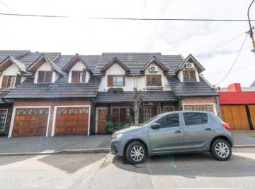 PH · 121m² · 4 Ambientes · 1 Cochera · Casa Triplex de 4 Ambientes en Venta Ramos Mejia