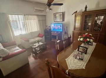 Casa · 120m² · 4 Ambientes · 1 Cochera · Casa en Venta 2 Dorm. con Cochera. Monte Castro