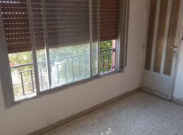 PH de 3 ambientes, Lanús · Escalada: Amplio PH en Primer Piso por Escalera en Alquiler. Sin Expensas