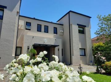 Casa · 265m² · 6 Ambientes · Casa en Alquiler en La Lomada, Pilar, G. B. a. Zona Norte