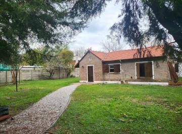 Casa · 110m² · 4 Ambientes · 1 Cochera · Casa en Alquiler, Funes