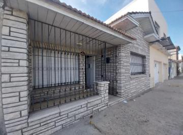 Casa · 72m² · 3 Ambientes · Casa en Venta 3 Ambientes con Cochera y Losa