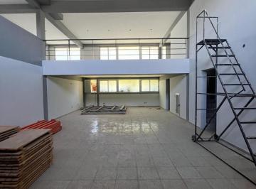 Local comercial · 168m² · Local Comercial Nuevo a Estrenar