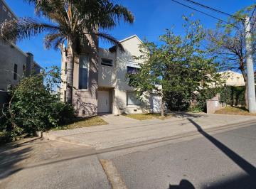 Casa de 15 ambientes, La Calera · Casa en Venta en La Estanzuela 1 – Categoría, Seguridad y Confort