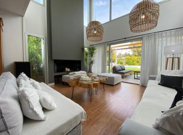 Casa · 217m² · 6 Ambientes · 2 Cocheras · Casa en Venta en Barrio El Encuentro, Tigre - 6 Ambientes
