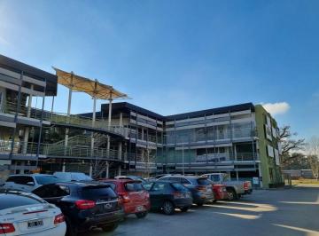 Local comercial , Pilar · Excelente Local en Pb Doble Entrada