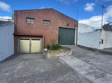 Local comercial · 750m² · Galpon en El Cano 3800 en Alquiler 24 Meses