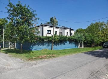 Casa · 202m² · 7 Ambientes · 1 Cochera · Imponente Casa Venta en City Bell