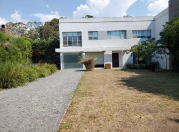 Casa · 170m² · 6 Ambientes · 2 Cocheras · Casa en Alquiler en Club de Campo Grand Bell