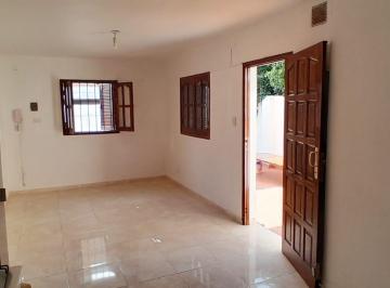 Casa de 1 ambiente, Córdoba · Departmento Interno un Dormitorio con Cochera
