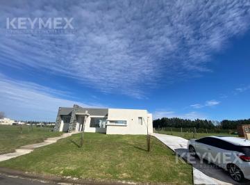 Casa · 152m² · 4 Ambientes · 2 Cocheras · Venta Casa a Estrenar en Los Cardales Oportunidad