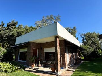 Quinta vacacional · 80m² · 3 Dormitorios · 1 Cochera · Quinta - Saladillo