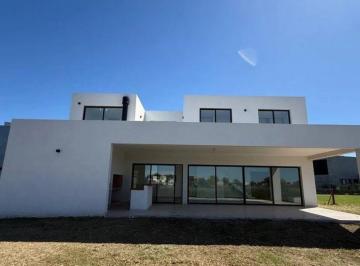 Casa de 4 ambientes, Escobar · Moderna Casa Al Agua en Venta y Alquiler