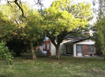 Casa · 172m² · 4 Ambientes · Venta de Casa de 3 Dorm. en Villa Elisa, La Plata