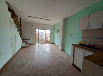 PH de 5 ambientes, Quilmes · Departamentos en Block Muy Espaciosos